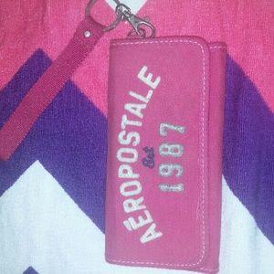 Im selling a like new Aeropostale Womens Wallet.