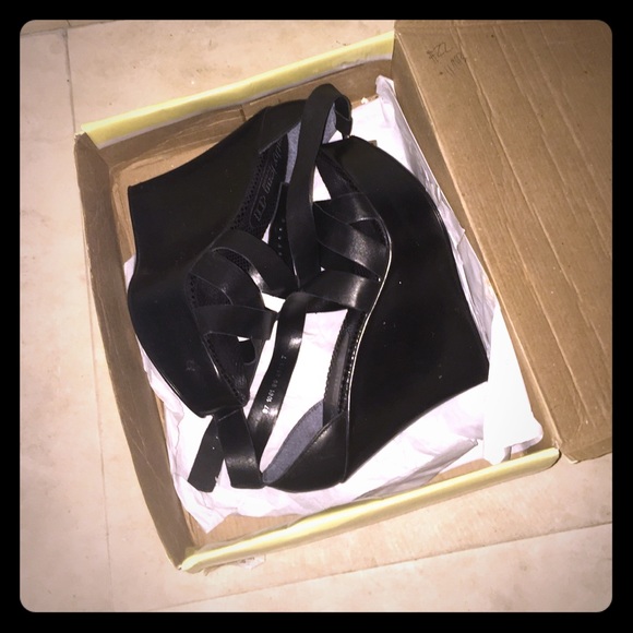 Cathy jean made in brazil black heels size 7