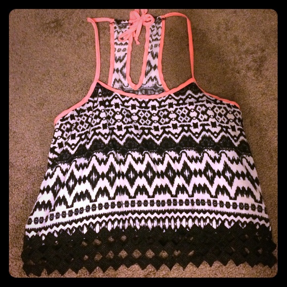 Tank top with coral trim