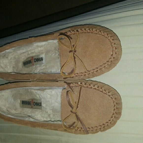 SOLD!! Minnetonka Kayla! Sz 7. GREAT condition!