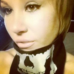 Meet your Posher, Alyssa