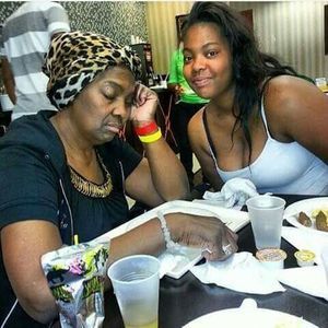 Meet your Posher, Dena