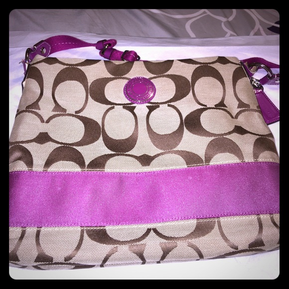Authentic Coach Sign. Stripe File Bag