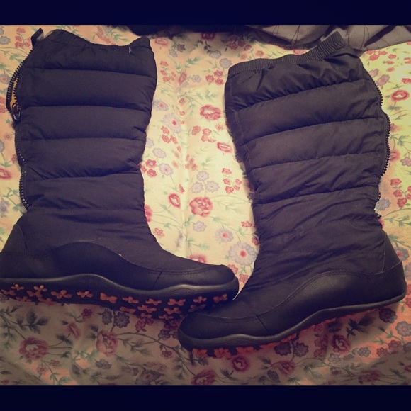 Fleece lined winter boots