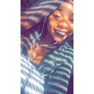 Meet your Posher, Cashé