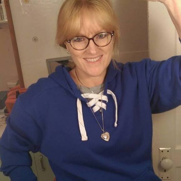 Meet your Posher, Elizabeth