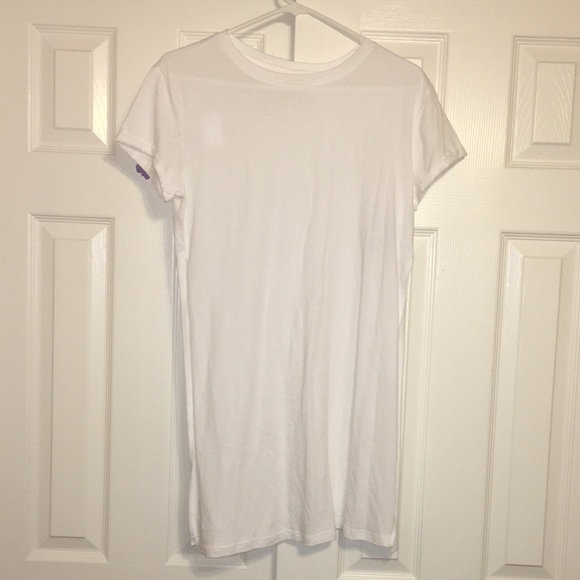 High-slit longline tee. Size small. Brand new.