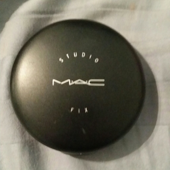 MAC studio fix nw30