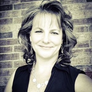 Meet your Posher, Tambra