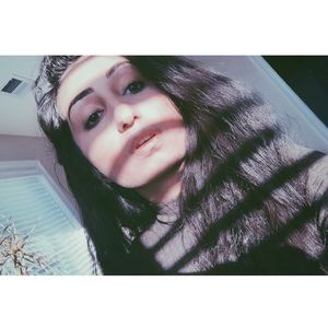 Meet your Posher, Sima