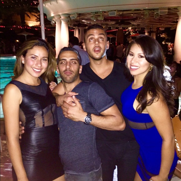 Hi everyone! I'm so excited to be back on posh - Picture 2 of 4