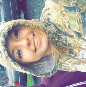 Meet your Posher, Kelli