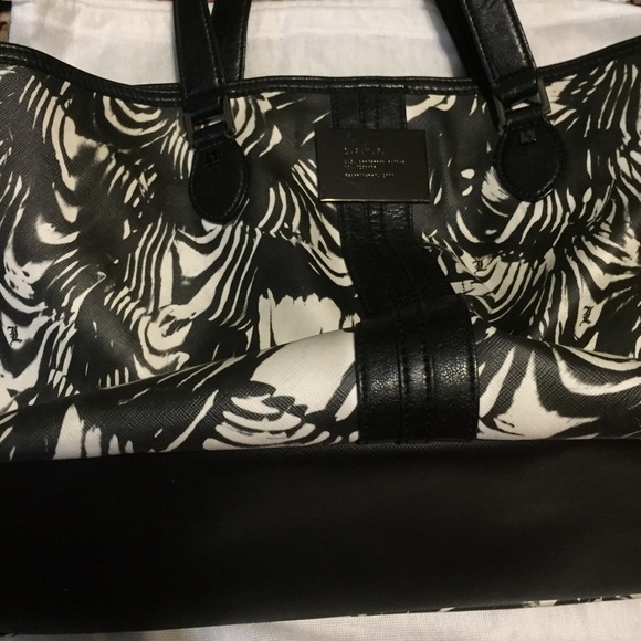 L.A.M.B bag authentic black and white shoulder bag - Picture 2 of 3