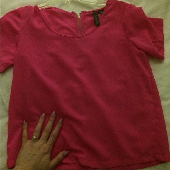 ❌SOLD❌ Hot pink crop top