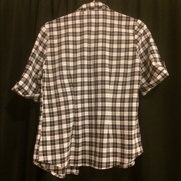 Checkered button up blouse - Picture 4 of 4