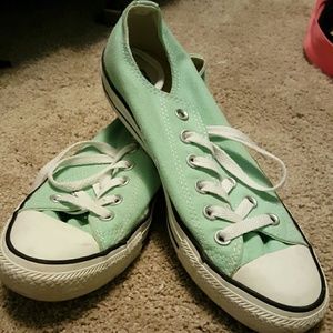 Mint converse