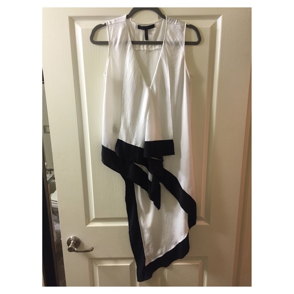 BCBGMAXAZRIA top