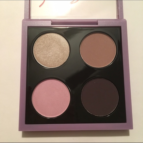 NWT MAC Osbourne LE Eye Shadow Quad Bloody Brilliant - Picture 3 of 5
