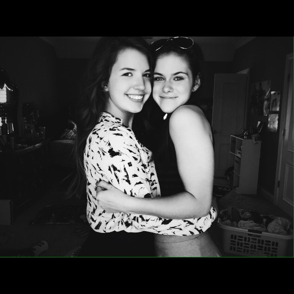 Meet your Posher, Lorena - Picture 1 of 1