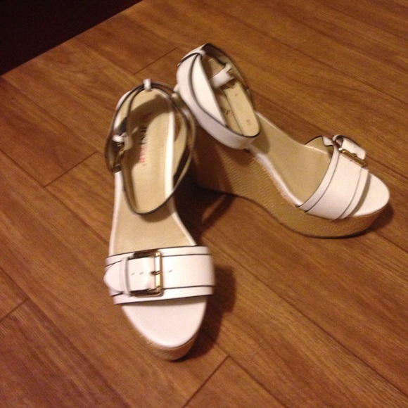 Wedge sandals - Picture 2 of 4