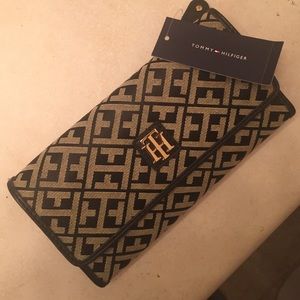 Tommy Hilfiger Wallet Black and Tan
