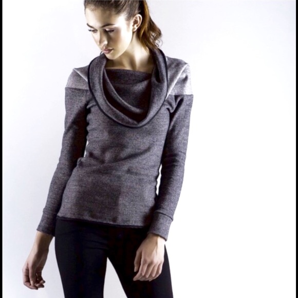Lia Larrea Olivier Sweater - Picture 2 of 2