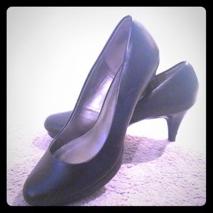 2" Size 9 Bandolino Heels