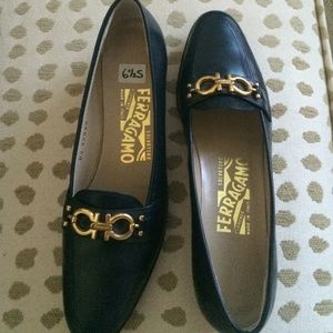 Ferragamo 6.5 aaa/ slim, like new. Classic loafer