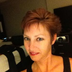 Meet your Posher, Dina