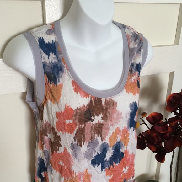 ❤️ Simple Vera Wang Floral Top #C7 🎉HP🎉
