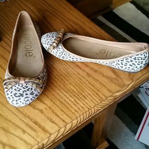 Nicole flats