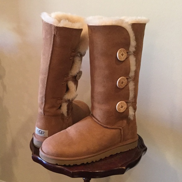 Womens UGG Boots/Bailey Button Triplet.