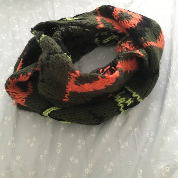 Steve Madden infinity scarf