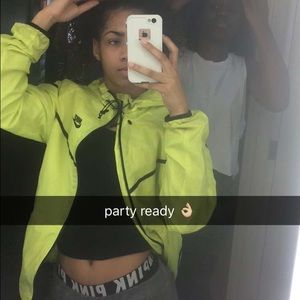 Meet your Posher, Destiny