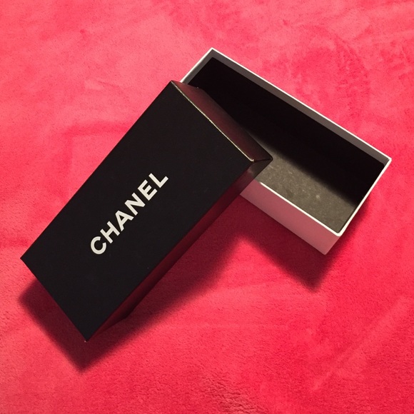 CHANEL sunglasses box - Picture 2 of 3