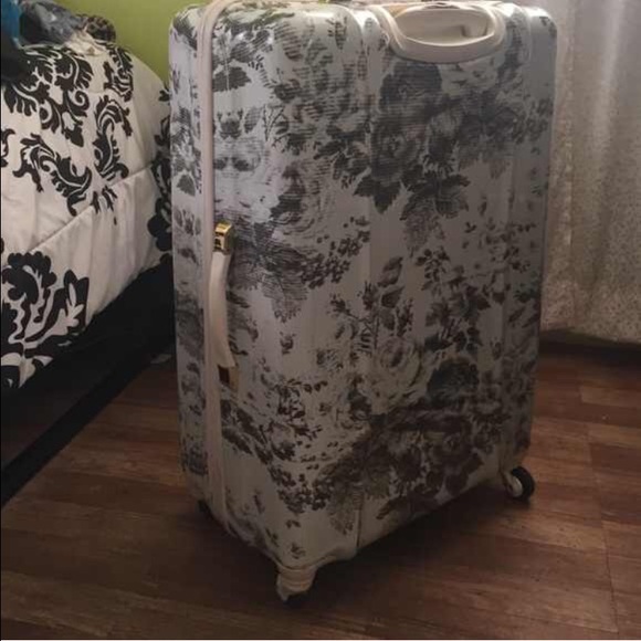 Jessica Simpson Suitcase 27"