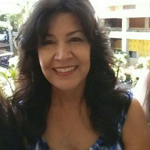 Meet your Posher, Gloria