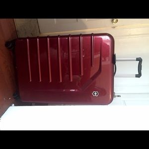 authentic victorinox 32" luggage