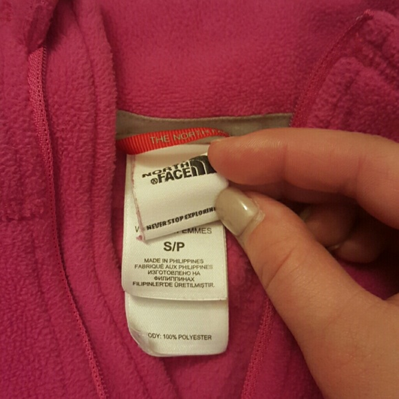 ❌SOLD ON OTHER SITE❌ North Face Pullover - Picture 3 of 4