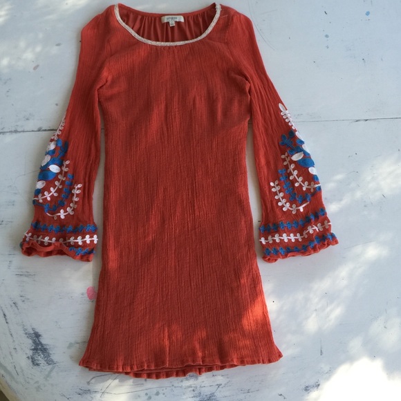 Cute dress!