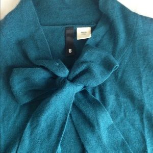✂️FINAL REDUCTION✂️Lovely teal sweater with bow