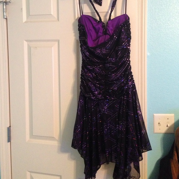 Formal Dress - Picture 3 of 4