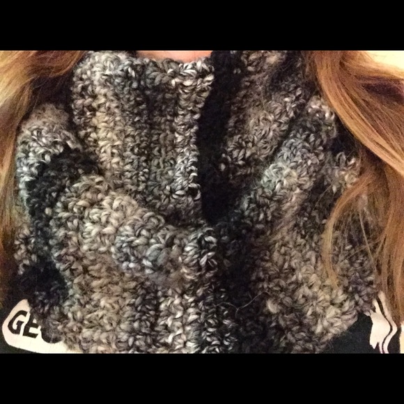 🎉HP 12/6🎉 💕Handmade💕Quality Cowl Neck Scarf❄️ - Picture 2 of 4