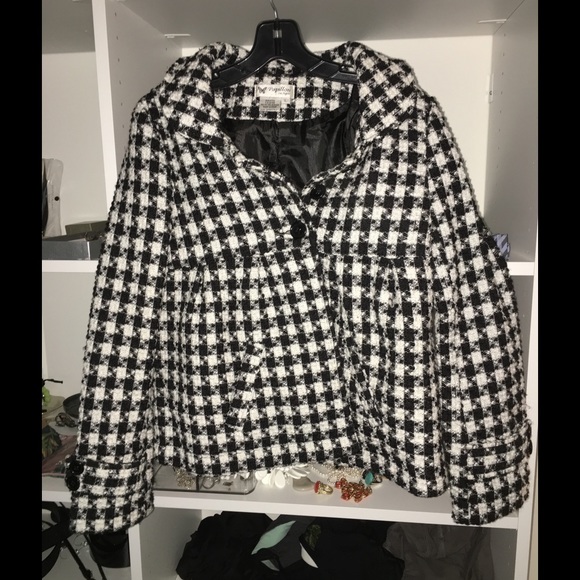 Houndstooth Boucle Blazer