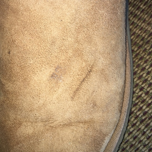 ✨ Need Gone ✨ Authentic Chestnut Uggs - Picture 4 of 5