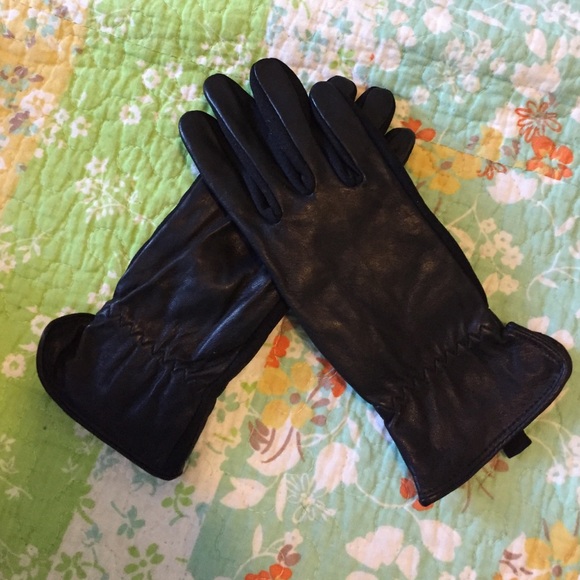 Black leather gloves