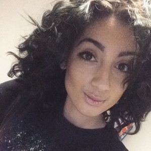 Meet your Posher, Selena