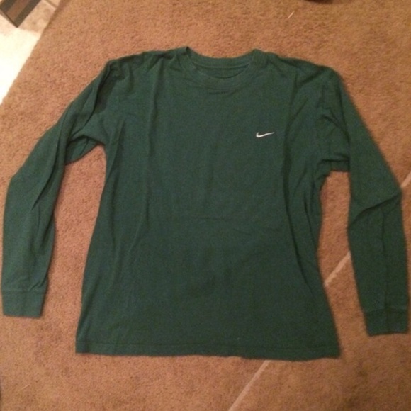 Men's long sleeve Nike tee shirt