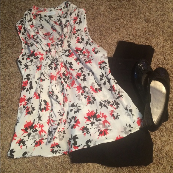 Sleeveless floral print top