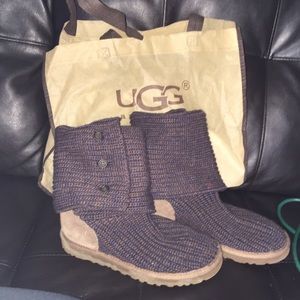 Brown ugg boots!!